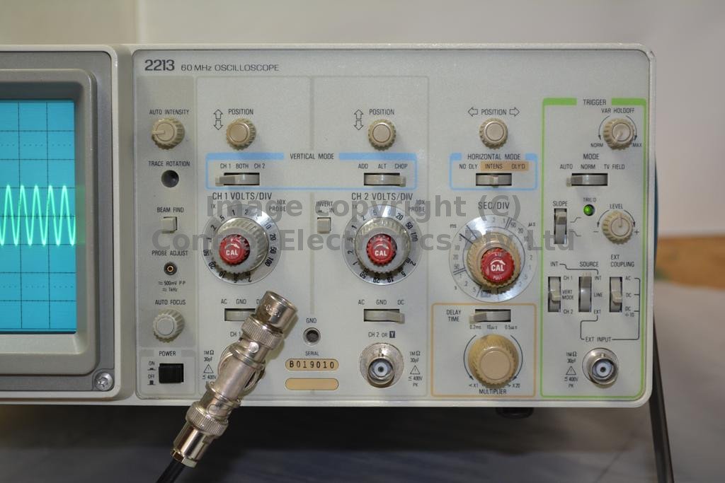 Tektronix 2213 control view