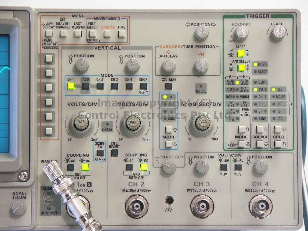 Tektronix 2246A controls