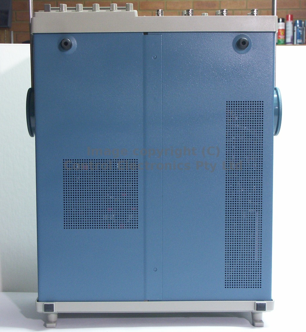 Tektronix 2246 bottom view
