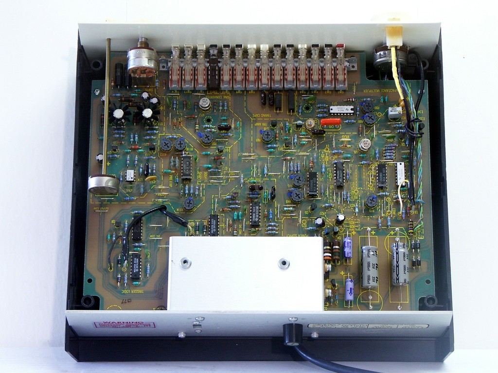 Wavetek 182A internal view